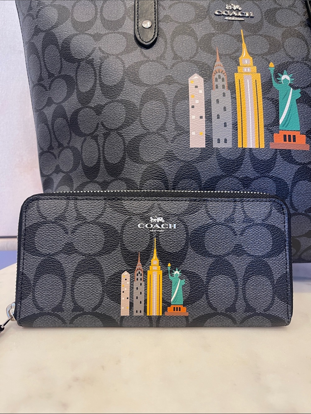 Coach City Skyline Tote with Matching Zip Wallet - Picture 2 of 12